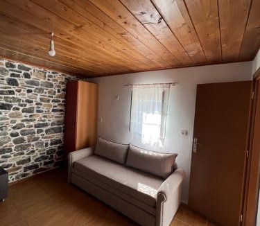 Kymi-Aliveri House | Mountain House
