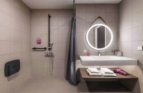 Siegelberg Hotel | Moxy Stuttgart Feuerbach