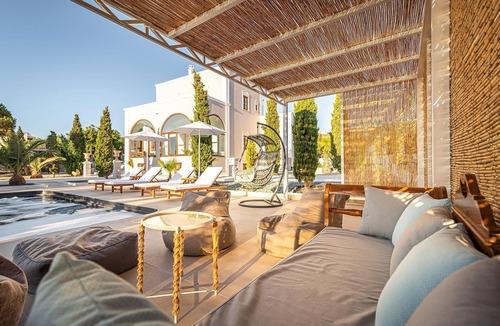Kamari Villa | My Rental Homes | Villa Theo private pool and hot tub