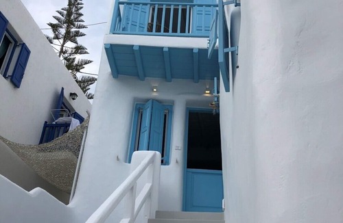 Platis Gialos House | Mykonian Mews H2 mini-villa 1 bedroom/1.5 bath/outdoor shower