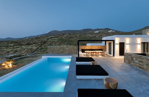 Ftelia House | Mykonos Ftelia Black Villa 2