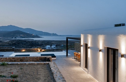 Ftelia House | Mykonos Ftelia Black Villa 2