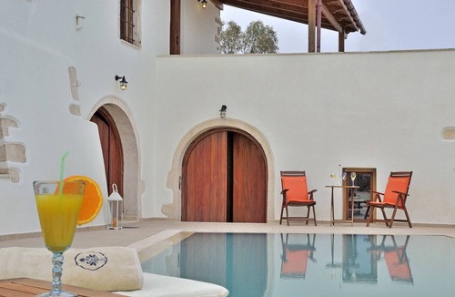 Kefalas Villa | Mylo villa,Pool,Next to All Amenities,Kefalas