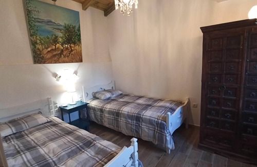 Gefira Mpania Cottage | Nafpaktos cottage by the sea for travelers and dreamers!