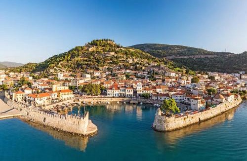 Agrinio Apartment | Nafpaktos Cozy Nest, Homely Vibes near the Beach