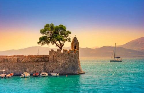Agrinio Apartment | Nafpaktos Cozy Nest, Homely Vibes near the Beach