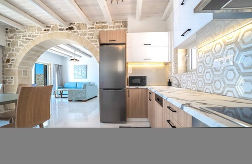 Zerviana Villa | New Lux Villa★3 Infinity pool★3 Jacuzzi★23 sleeps