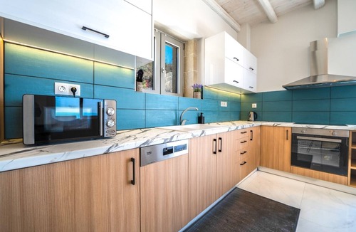 Zerviana Villa | New Lux Villa★3 Infinity pool★3 Jacuzzi★23 sleeps