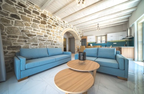 Zerviana Villa | New Lux Villa★3 Infinity pool★3 Jacuzzi★23 sleeps