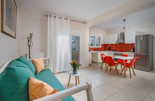 Limenas Chersonisou House | New, quiet house close to the sea with private garden & private parking.
