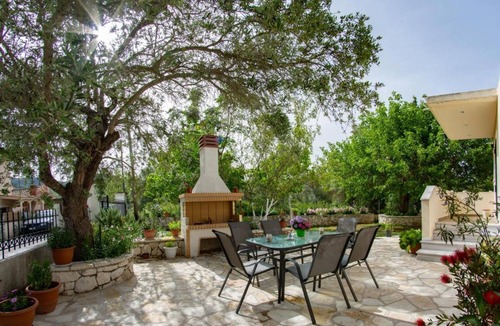 Kariotai House | Nikis Country House - Lefkada BnB Private Parking
