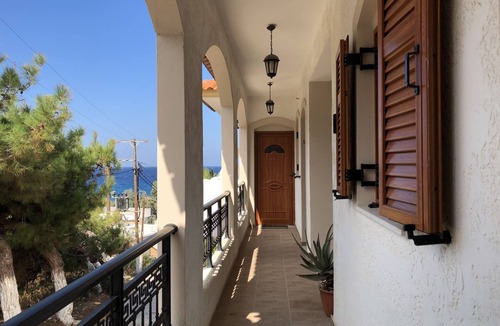 Gialiskari Apartment | Nikos Apartments A4 - One Bedroom Apartment, Sleeps 5