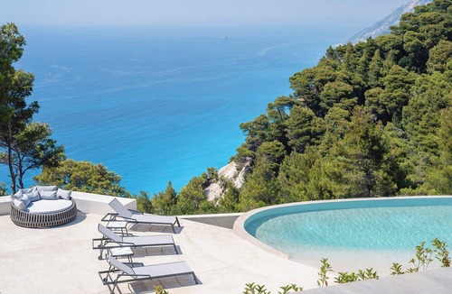 Evgiros Villa | Noiya - Eight Bedroom Villa, Sleeps 16