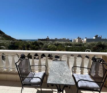Tsoutsouros Apartment | Nomads in the south