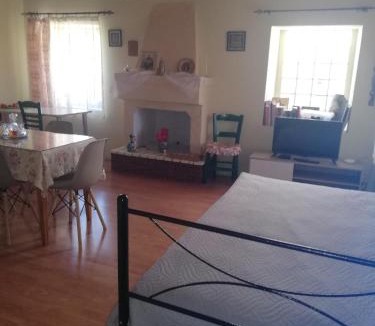 Kourkouloi House | North Evia Evanthia Greece