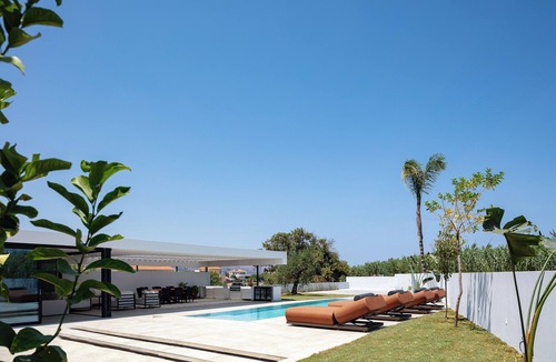 Kolymvari Villa | Nuera IV: Modern 4BR Villa, 300m from the Beach