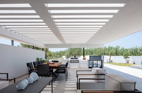 Kolymvari Villa | Nuera IV: Modern 4BR Villa, 300m from the Beach