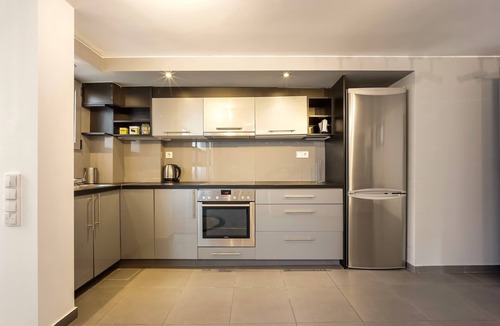 Gazi Apartment | O&O Group - Gazi Metro APT Urban Balcony Oasis