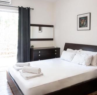 Elefsina Apartment | Oikía - Refined City Living