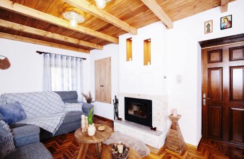 Kefalochori House | Oiti Mountain Apartments