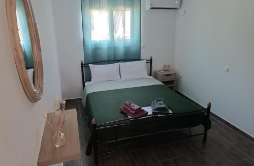 Salamis House | Oli's Sea House