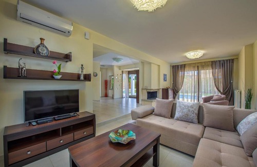 Kassandra Villa | Olive House