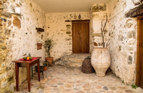 Mixorrouma House | On the road for actions!