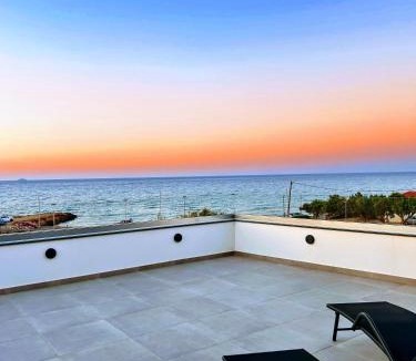 Kokkini Chani Apartment | Onar seaside experience