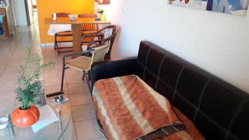 Fodele Apartment | Orange Fodele