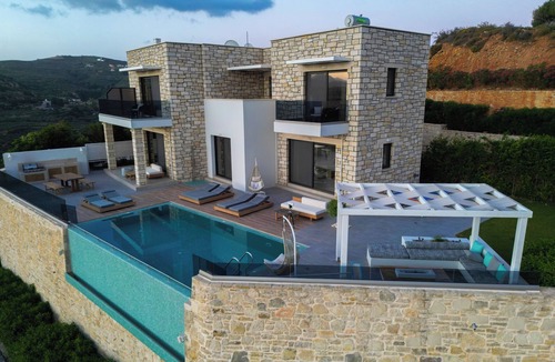 Kissamos Villa | Paleokastro Luxe Villa - Jacuzzi - HeatedPrivate Pool