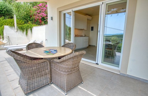 Kalami Cottage | Paleopetres K-One - Premium Double Suite - Sea Views - Beach - Pool - Kalami -