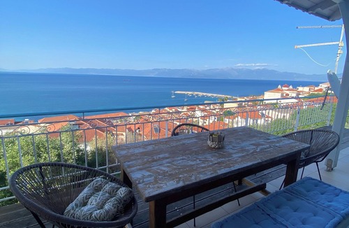 Koroni Apartment | Panoramic sea view! An apartment with a breathtaking scenic of nKoroni village!