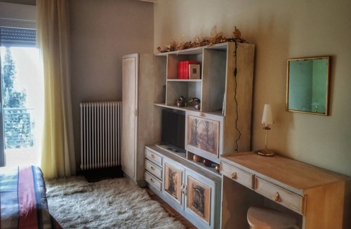 Kastoria Apartment | Panoramic view of the lake! A romantic retreat right into the heart of Kastoria.