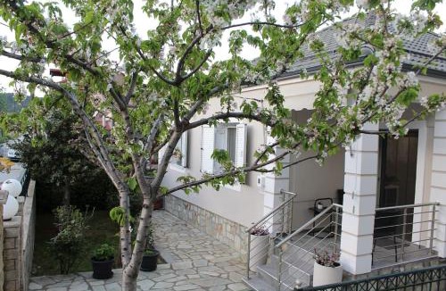 Mavromati House | Panos modern country house