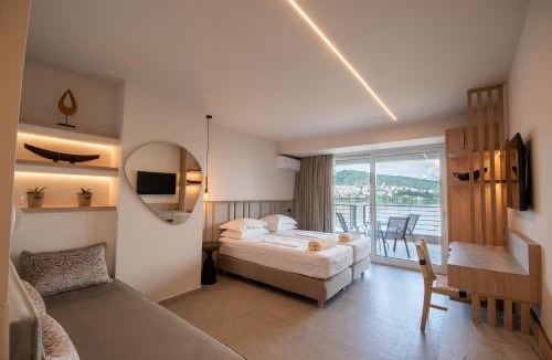 Kastoria Hotel | Paralimnio Suites