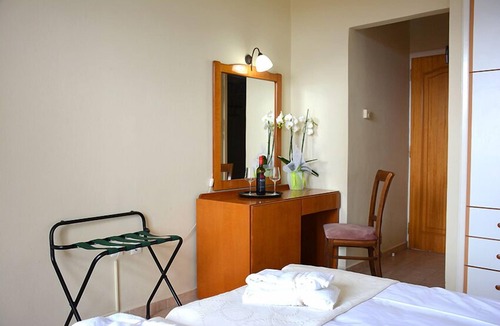 Agios Petros Hotel | PARNON HOTEL