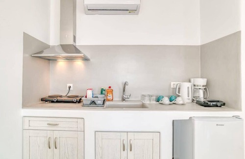 Aliki Apartment | Paros Poolside Gem - Athena's Sea Getaway