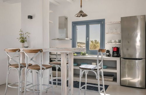 Aliki House | Pebble Summer House