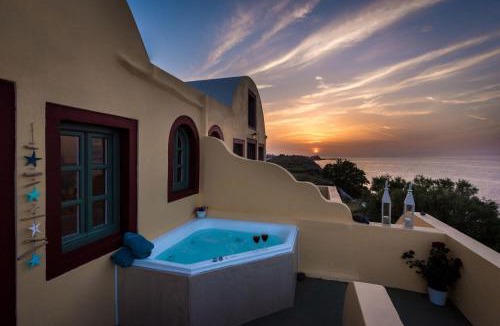 Kamari Villa | Perfect Santorini Villa 2 Bedrooms Michelangelo Beach Villa Outdoor Jacuzzi & Beautiful Views Oia