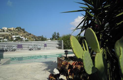 Kamilari Apartment | Petaloudes 2