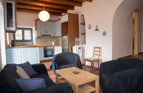 Ormos Isternion House | Petra Traditional House
