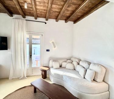Tholaria Apartment | Petradi Studios & Villa