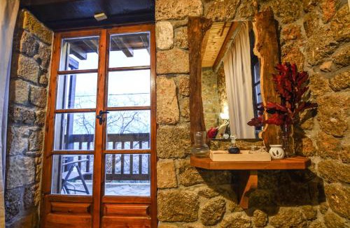 Mesaia Trikala House | Petrino Lodge