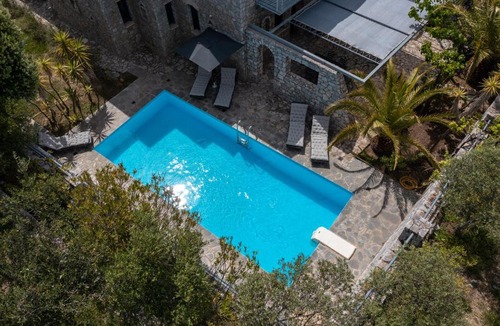 Lampini Villa | Petritis