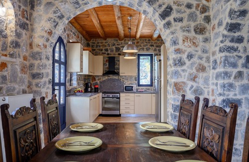 Lampini Villa | Petritis,serene villa,pool,Near taverns,Crete,Greece
