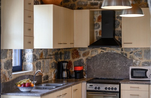 Lampini Villa | Petritis,serene villa,pool,Near taverns,Crete,Greece