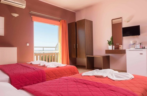 Limeniskos Hotel | Petritos Rooms and Studios