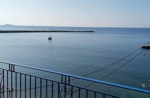 Loutraki Apartment | "Philoxenia" (Sea front apartment