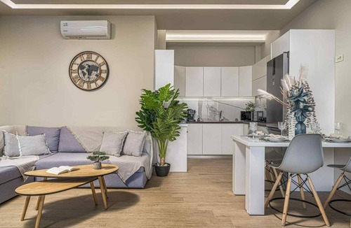 Pantokratoras Villa | Pietra Cave Suite with private pool