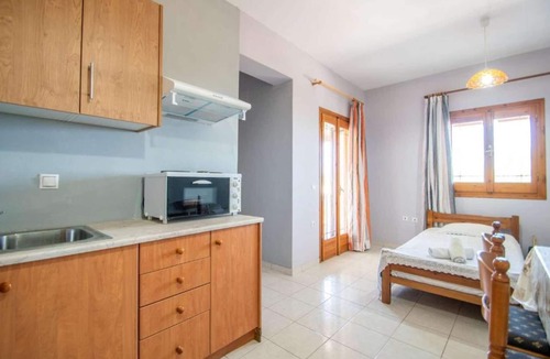 Koiliomenos Cabin | Pine tree apartment & sunset